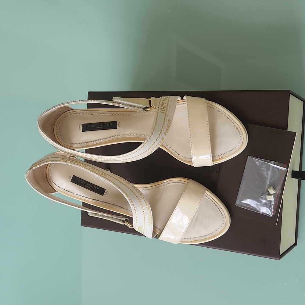 Louis Vuitton sandals. Size 37.5. Ivory color. - Picture 2 of 12